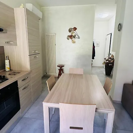 Crystal's House * 佩斯基耶拉德加达